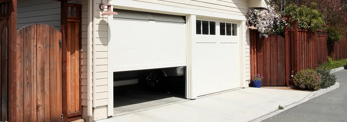 Repair Garage Door Won't Close Light Blinks in Des Plaines, Illinois